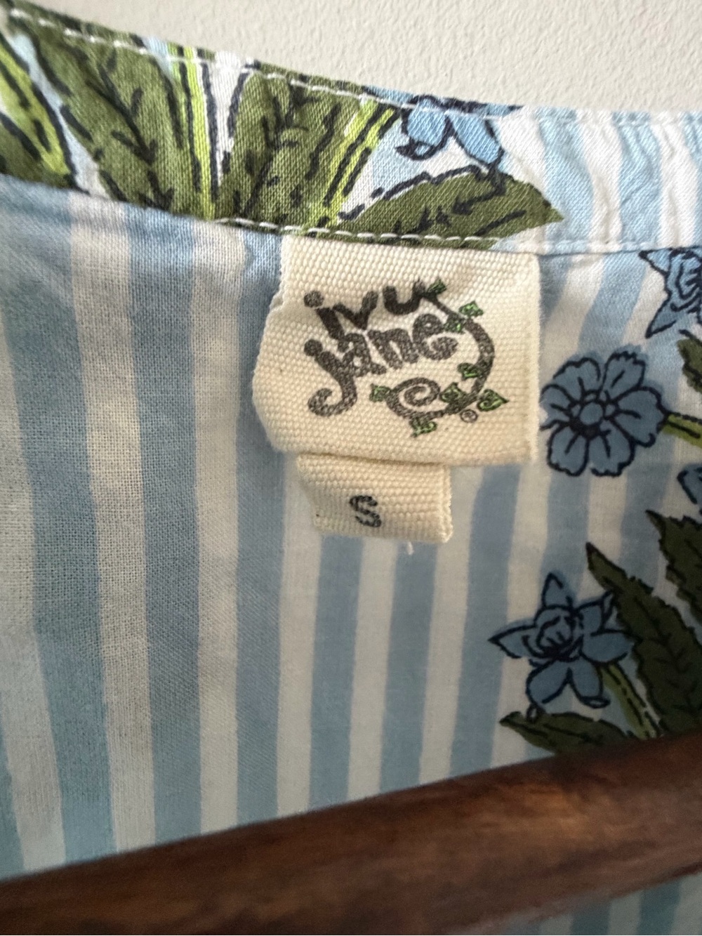 Ivy Jane | Blue Stripe Floral Button Front Blouse | Small - Picture 4 of 11